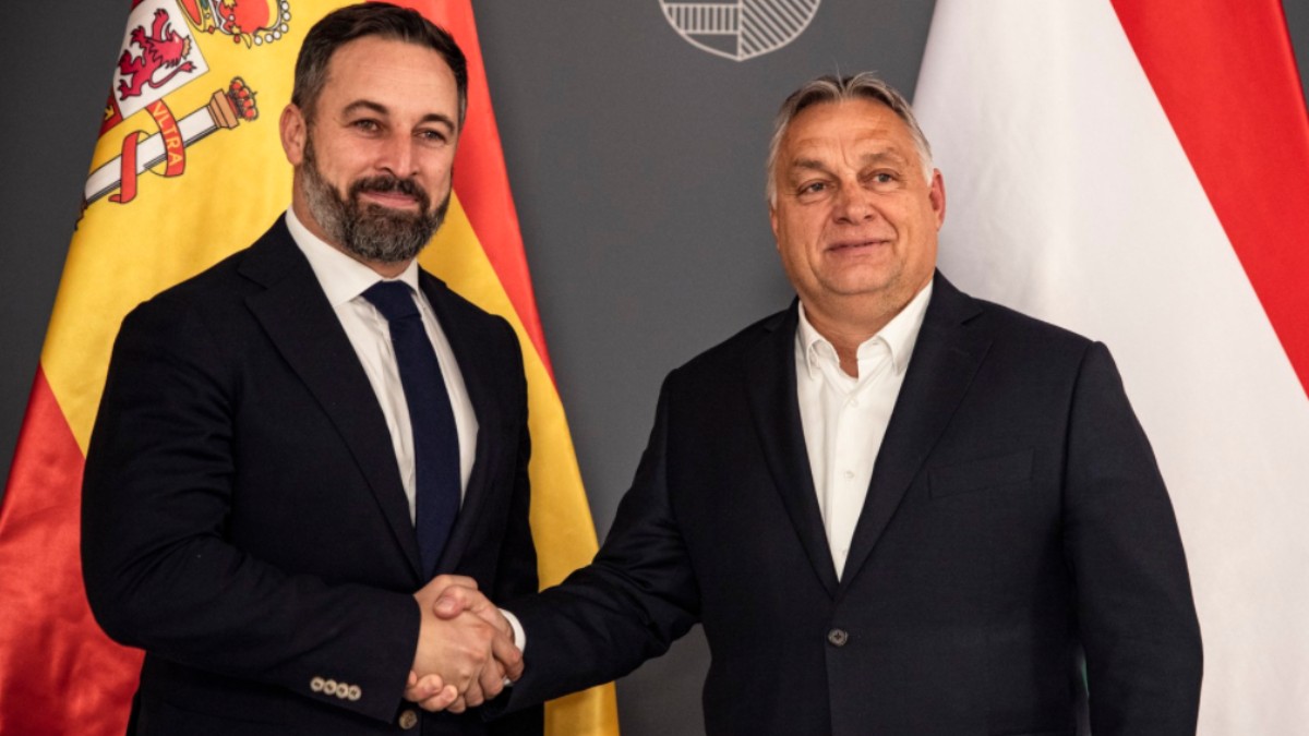 El líder de VOX, Santiago Abascal, junto al primer ministro de Hungría, Viktor Orbán.