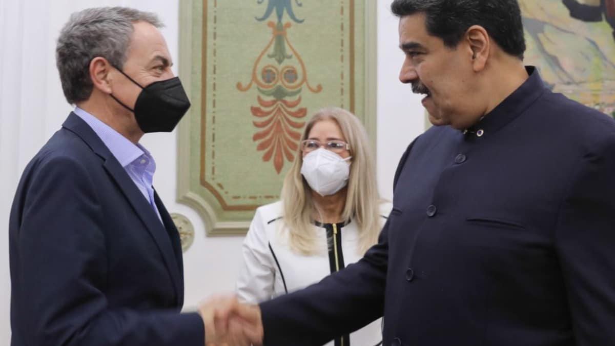 Zapatero viaja a Venezuela como ‘observador’ de la farsa electoral y se reúne con Maduro
