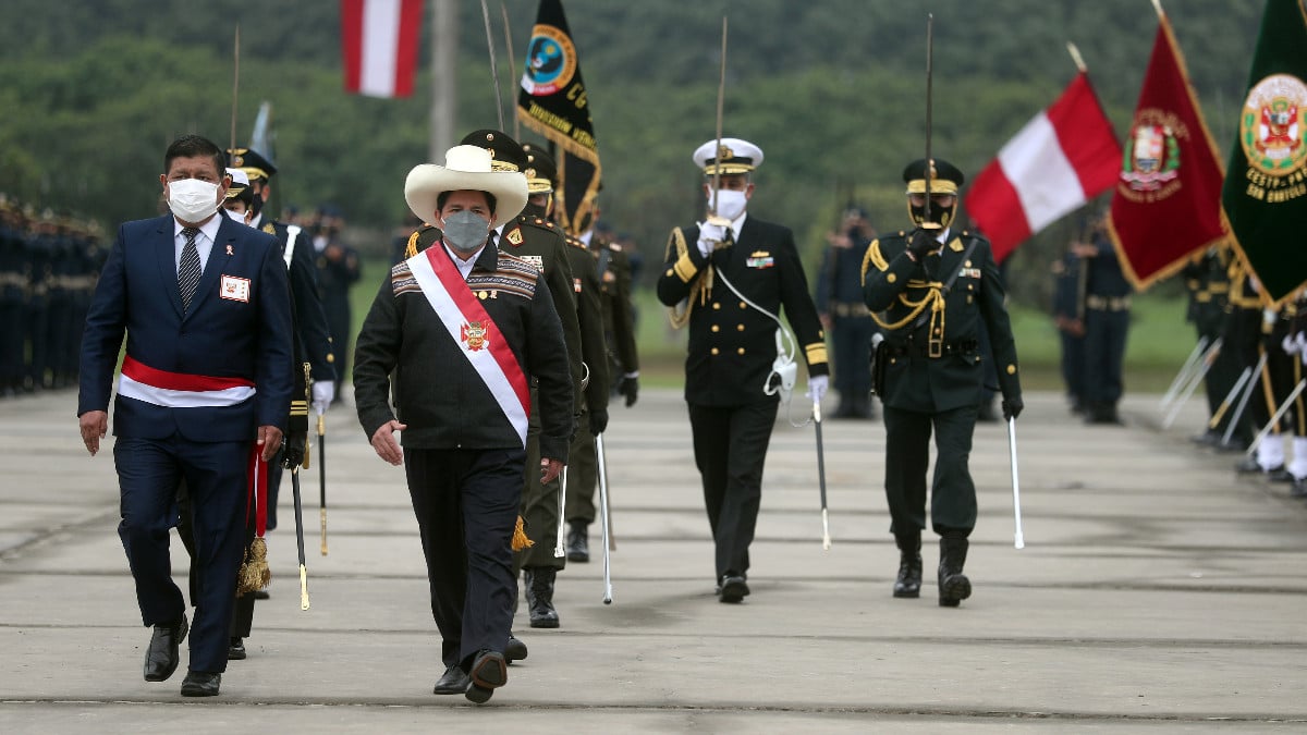 Dimite el ministro de la Defensa de Perú después del escándalo por los ascensos militares irregulares