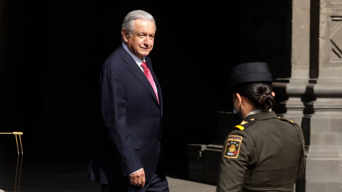 Nuevas presiones de AMLO a las instituciones: el gobernador del Banco de México anuncia su renuncia