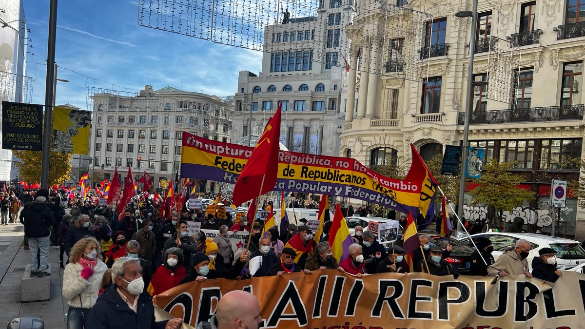 Izquierda Unida Madrid participa en la marcha reivindicativa de la Segunda República en Madrid. TWITTER IU MADRID