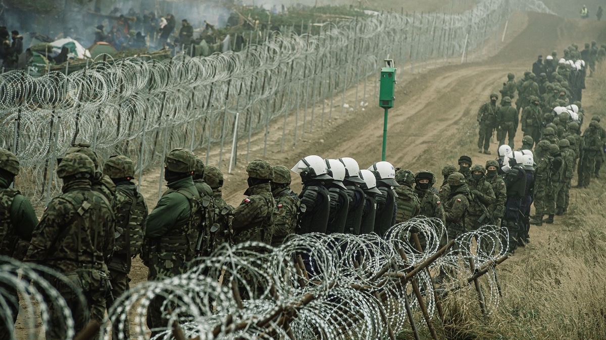 Polonia avisa de que Lukashenko protege y prepara a 7.000 ilegales -procedentes de Irak y Siria- para entrar en Europa