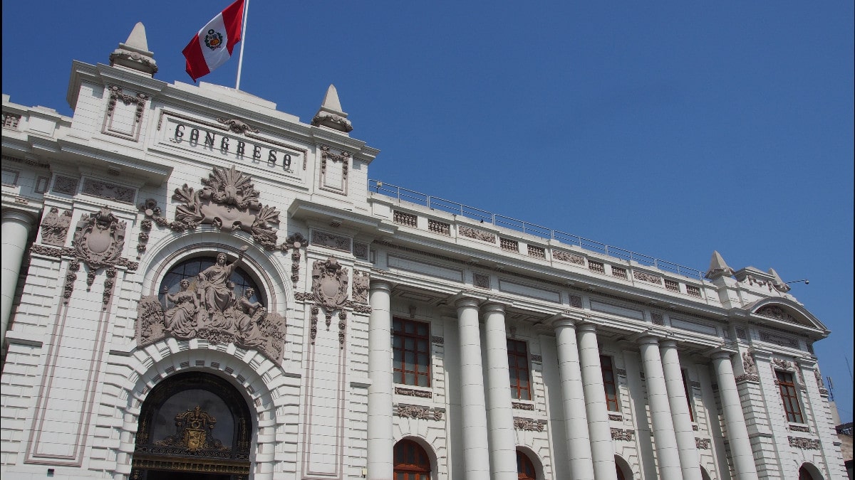 La oposición peruana no alcanza los votos necesarios en el Congreso para debatir la moción de censura a Castillo