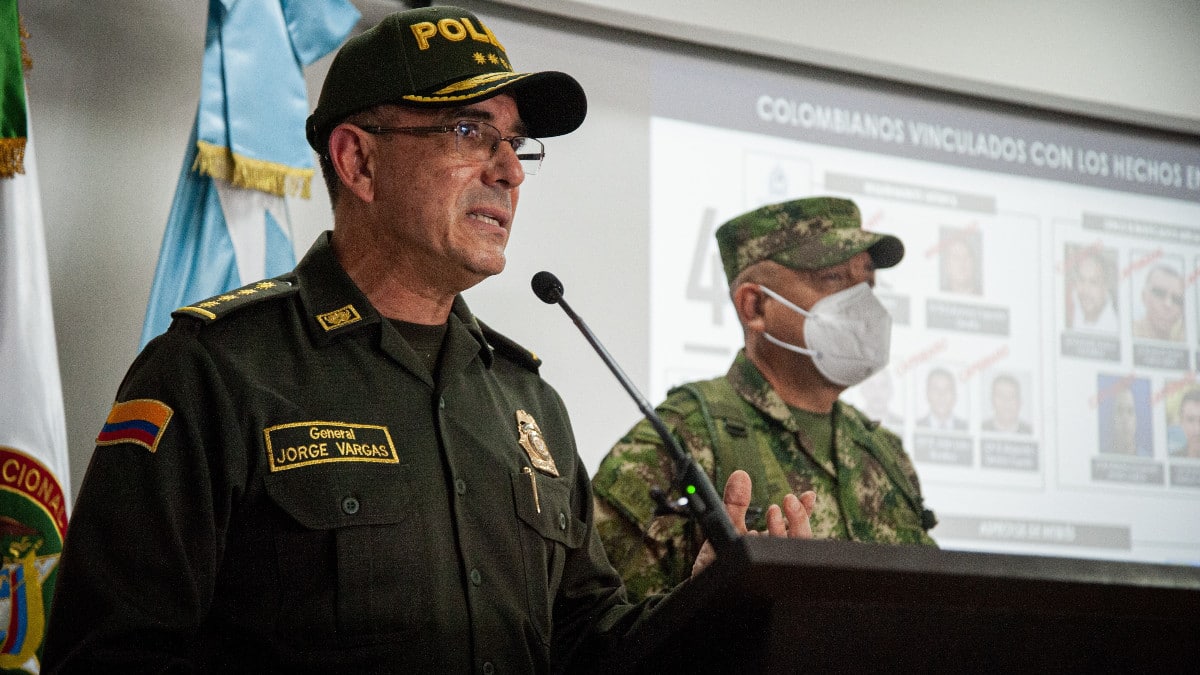 Cerca de 300.000 efectivos vigilarán la primera vuelta en Colombia ante las advertencias de posible de fraude
