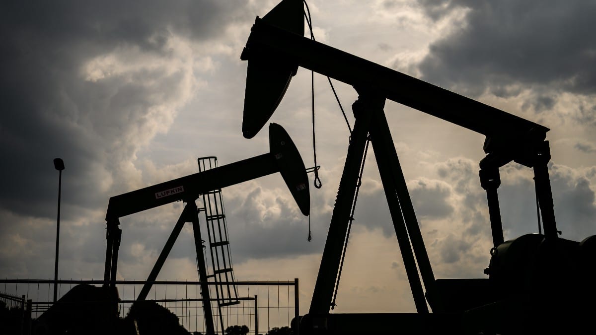 El precio del barril de petróleo alcanza casi los 88 euros.