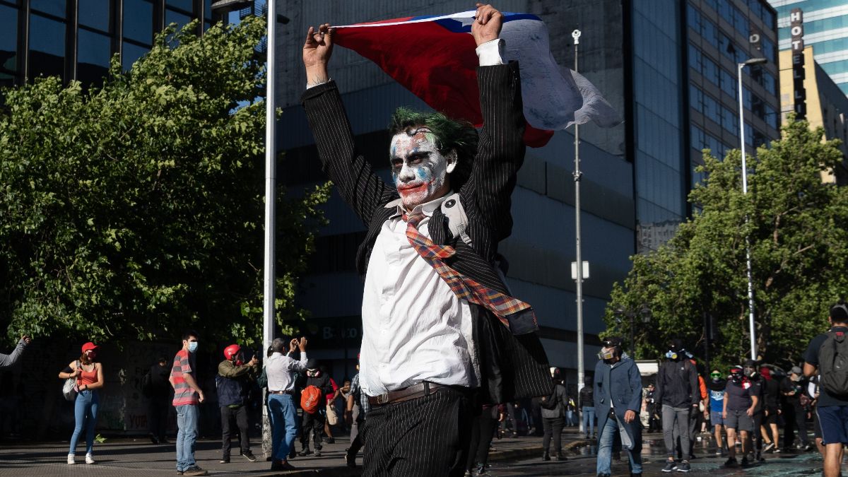Tres años después de la convocatoria Constituyente, Chile profundiza su debacle