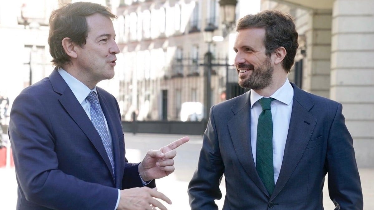 Alfonso Fernández Mañueco junto a Pablo Casado. EUROPA PRESS