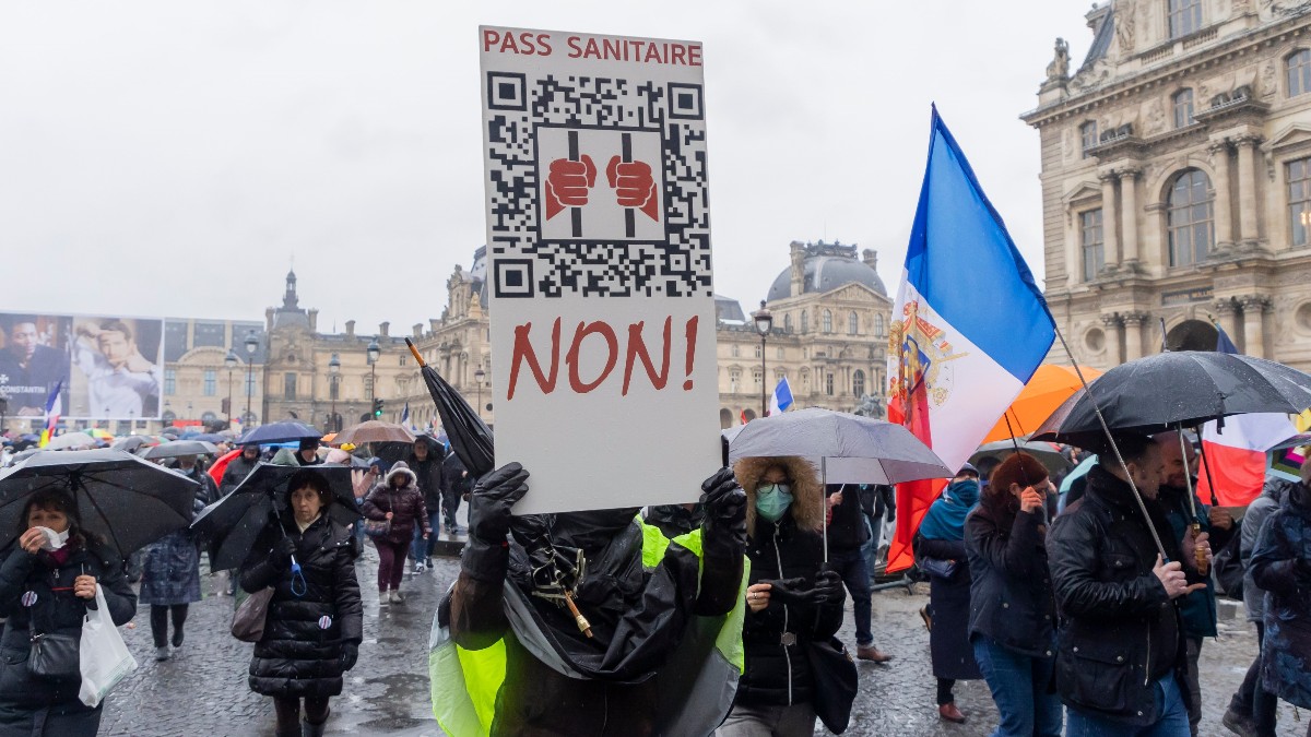 Manifestación en París contra el pasaporte covid. EUROPA PRESS