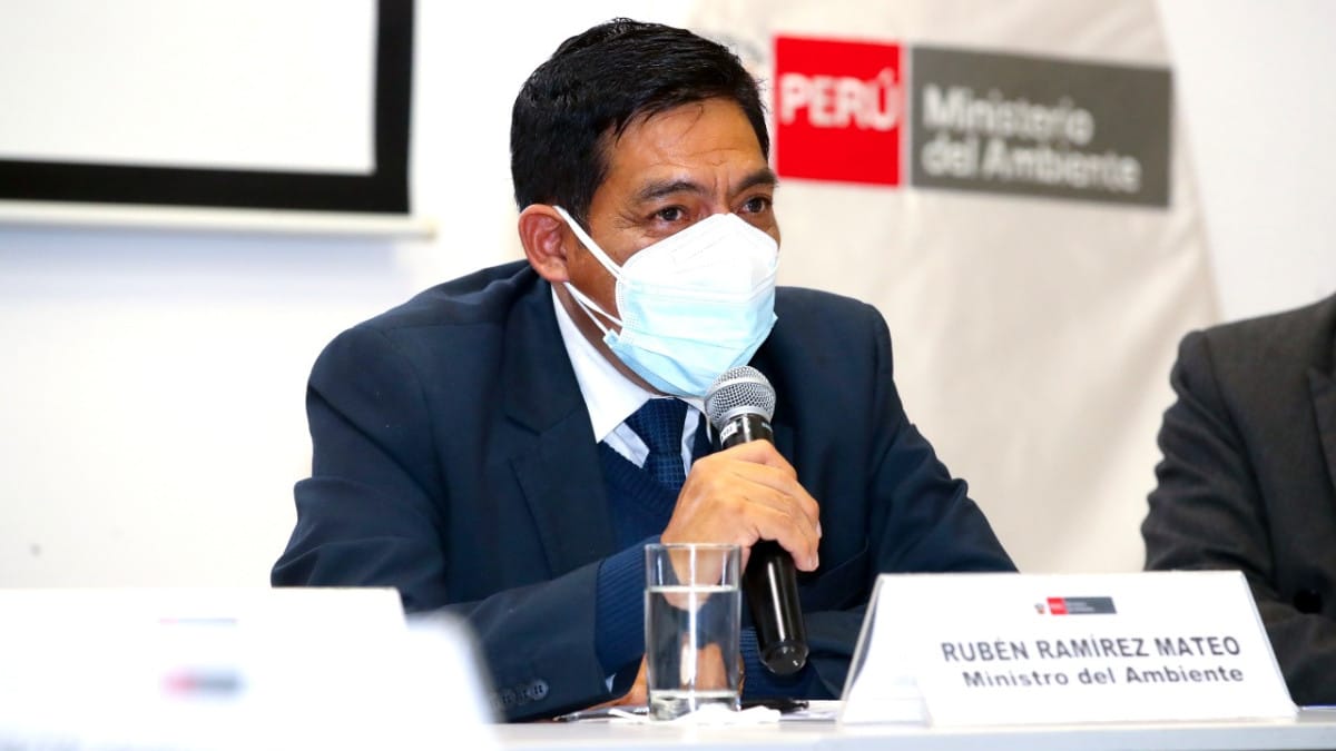 Presentan una moción en el Congreso de Perú para interpelar al ministro de Ambiente de Castillo por nepotismo