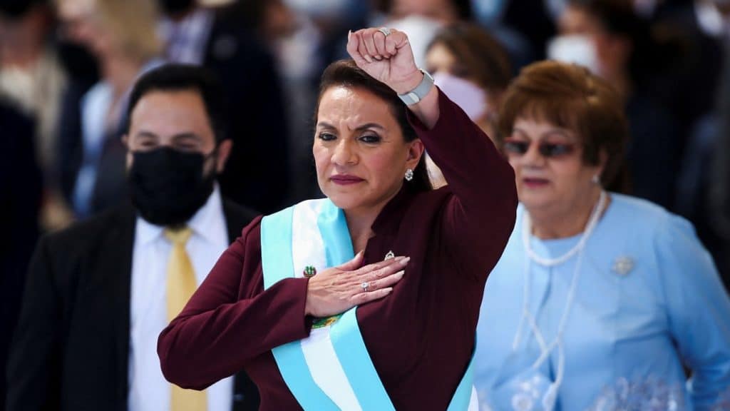 Xiomara Castro durante la toma de posesión presidencial. Reuters
