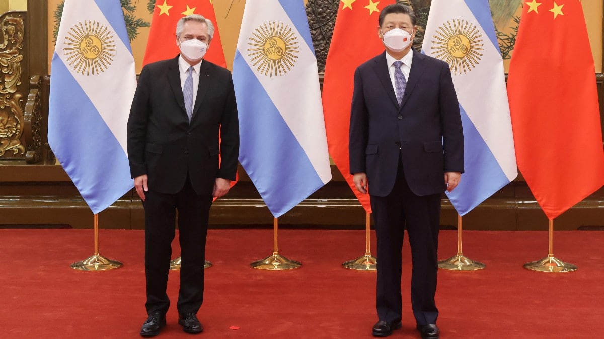 El acuerdo con el FMI y el préstamo de Xi Jinping condenan a Argentina a una muerte por asfixia