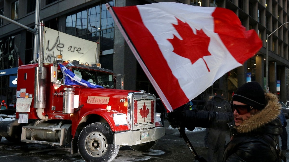 El alcalde de Ottawa declara el Estado de Emergencia ante la pacífica marcha de miles de camioneros