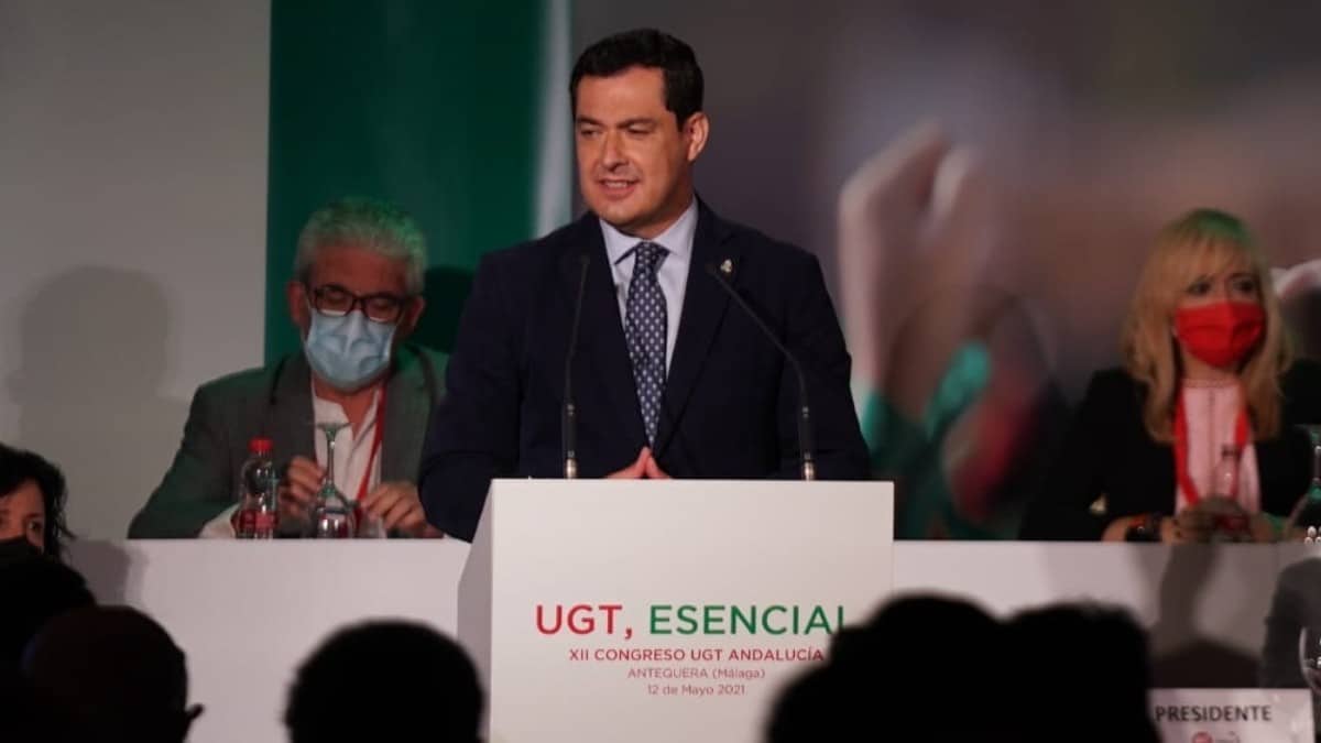 El presidente de la Junta, Juanma Moreno, durante su intervención en la apertura del XII Congreso de UGT Andalucía. Europa Press
