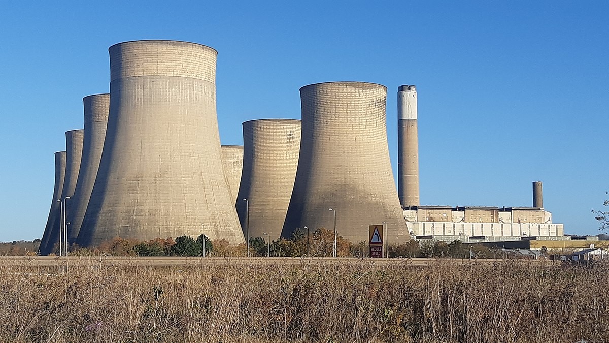 Central eléctrica. de carbón. Wikimedia Commons