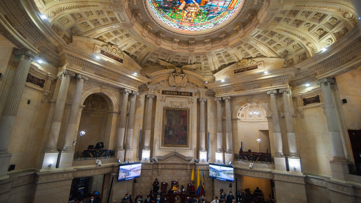 El Congreso de Colombia apoya la ley de la impunidad para la narcoguerrilla