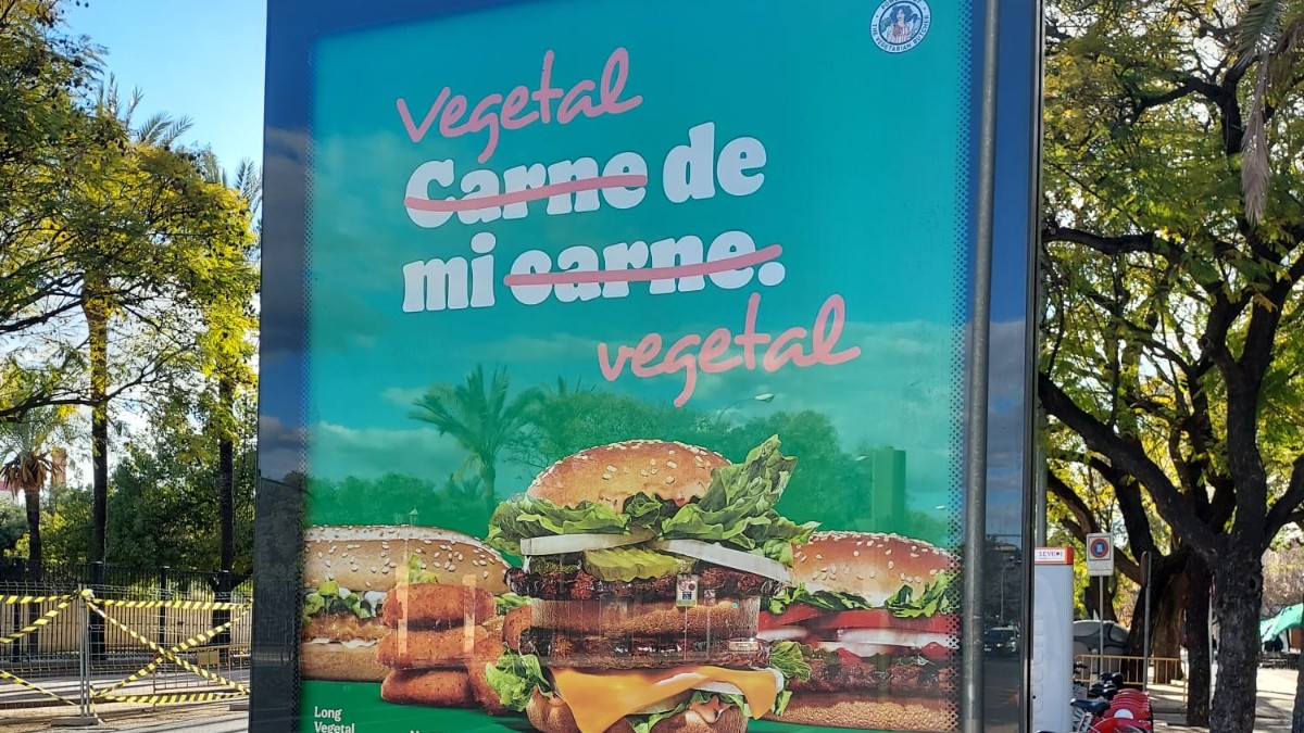 Cartel publicitario de Burger King en Semana Santa.