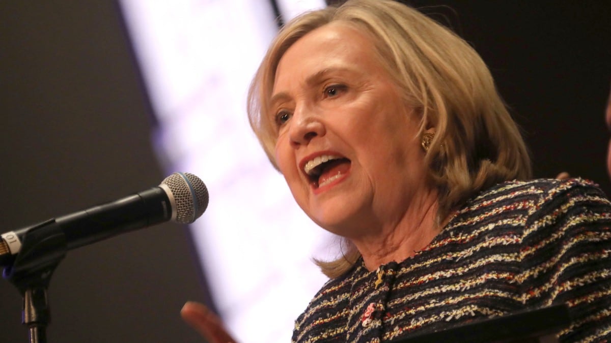 Hillary Clinton respalda el proyecto de ley de censura global porque ‘refuerza la democracia’