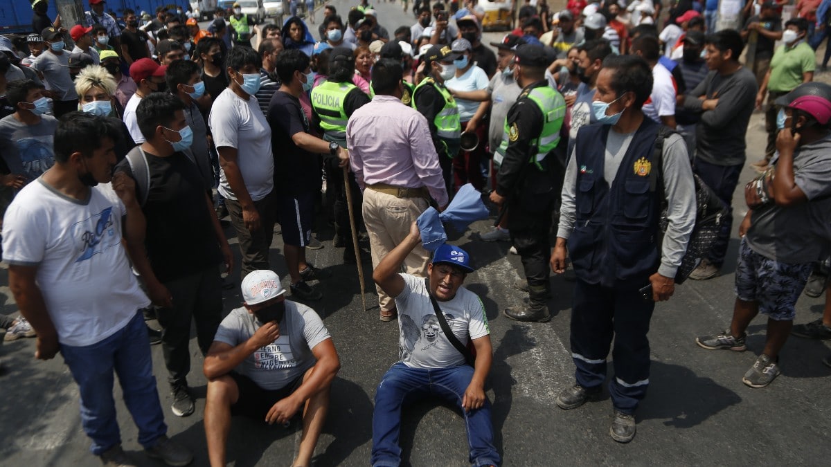 Perú: las protestas de transportistas y agricultores contra el Gobierno comunista de Castillo dejan al menos tres muertos