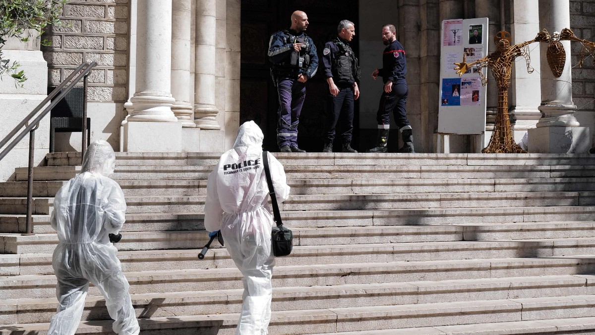 La Policía detiene al autor de un apuñalamiento a un sacerdote y una monja en una iglesia de Niza