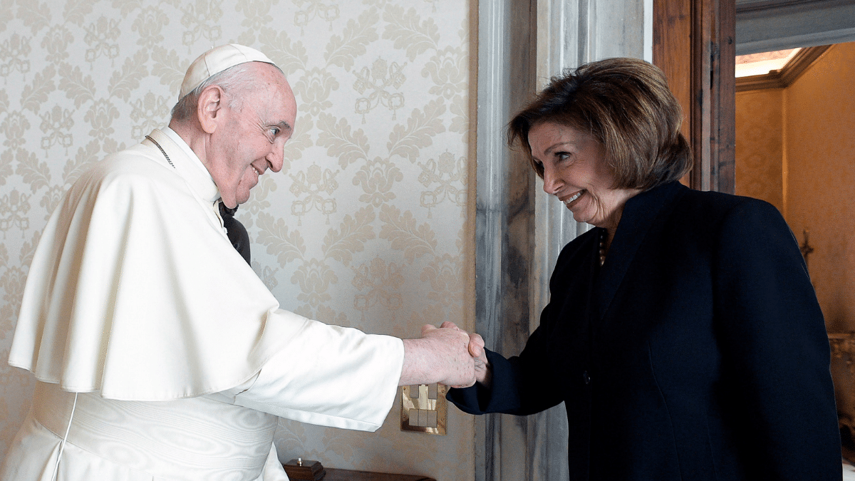 El arzobispo de San Francisco prohíbe comulgar a Nancy Pelosi por su defensa del aborto