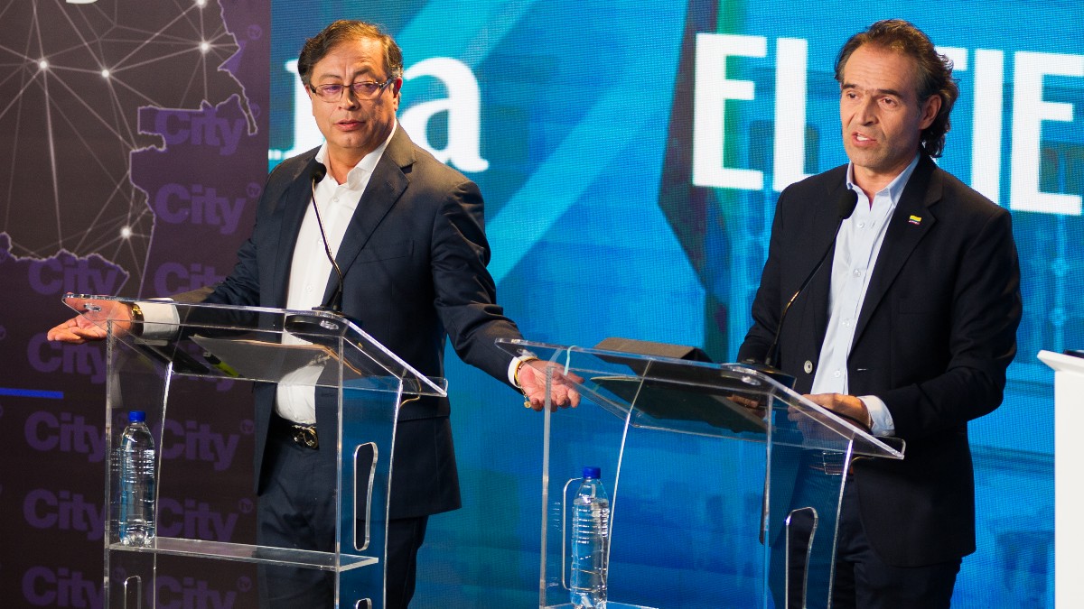 El candidato de Equipo por Colombia, Fico Gutiérrez, y el candidato narcocomunista, Gustavo Petro. Reuters