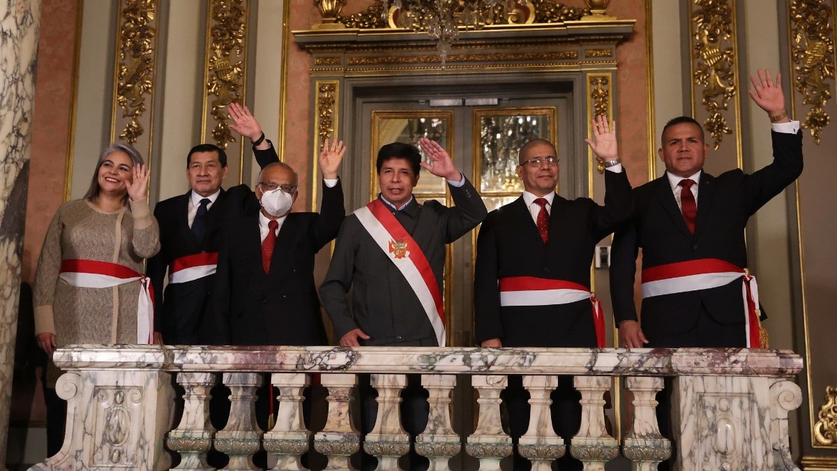 cambios de Gabinete en el Gobierno comunista Castillo