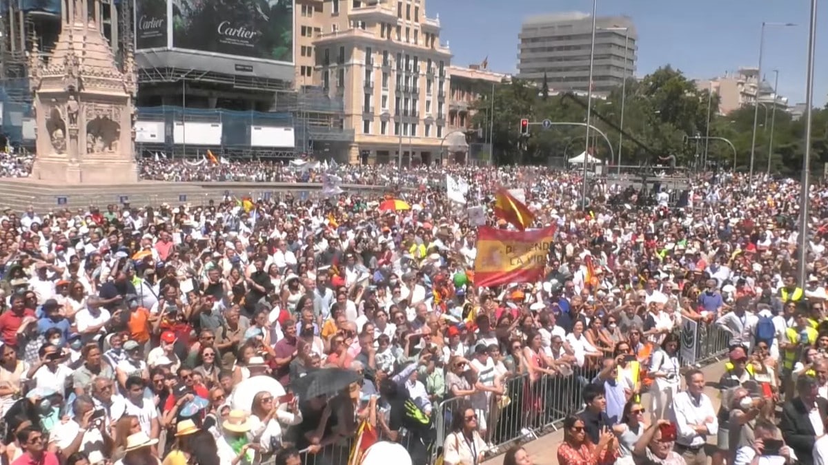 Miles de españoles se movilizan en Madrid por el derecho a la vida: ‘Defendemos a los más débiles’