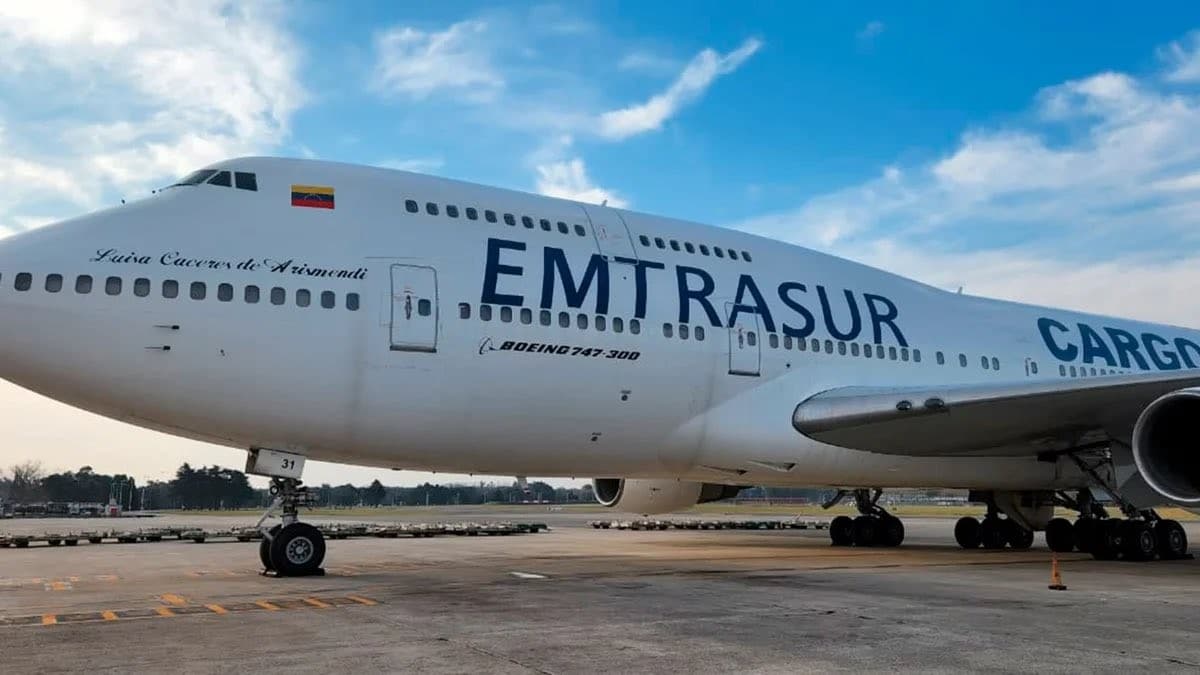 El FBI inspecciona el avión de Emtrasur luego de que la Justicia argentina aprobó su confiscación
