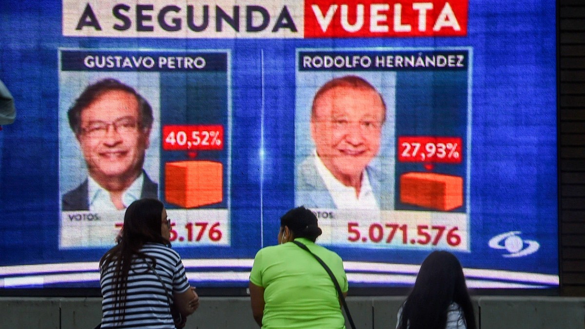 Hernández busca hacer frente a la abstención y al voto en blanco para lograr la presidencia