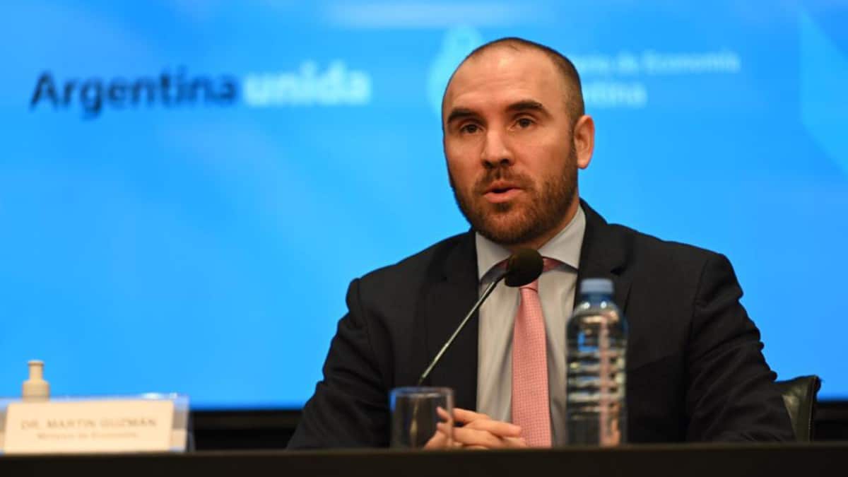 El ministro de Economía presenta su dimisión y debilita aún más al Gobierno de Fernández