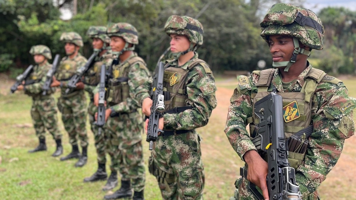 Al menos 32 detenidos del Clan del Golfo en varios operativos militares en Colombia