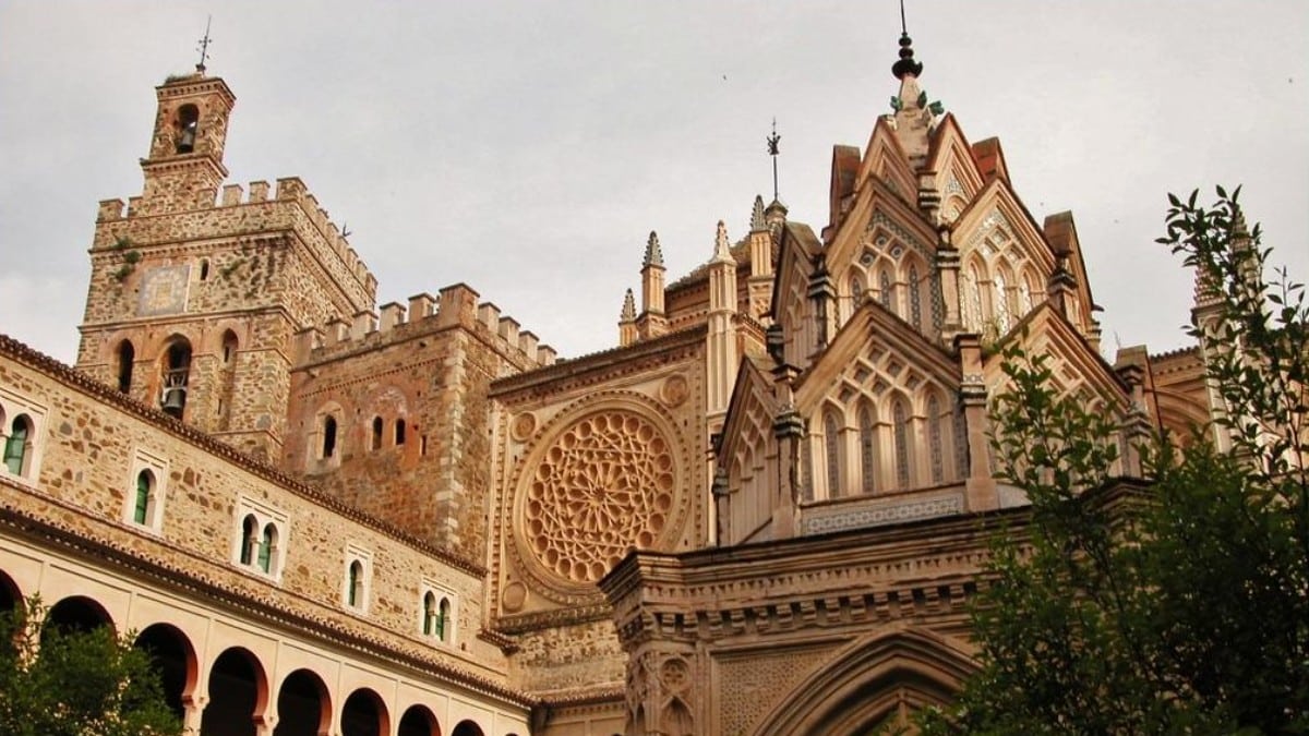 Real Monasterio de Santa María de Guadalupe, Cáceres. Fuente: Catedrales e iglesias (Flickr)