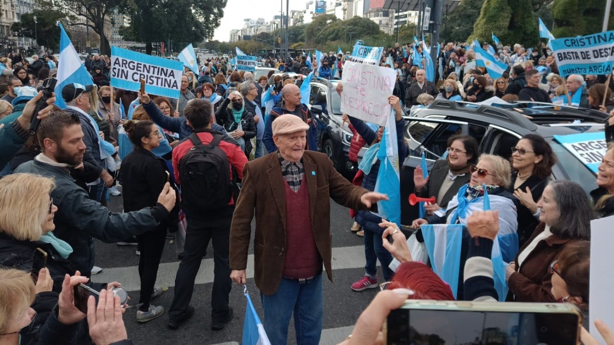 Multitudinarias marchas en Argentina contra el Gobierno izquierdista de Alberto Fernández