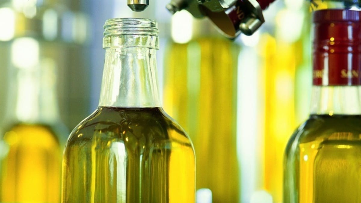 El precio del aceite de oliva sube un 45% en agosto en los supermercados