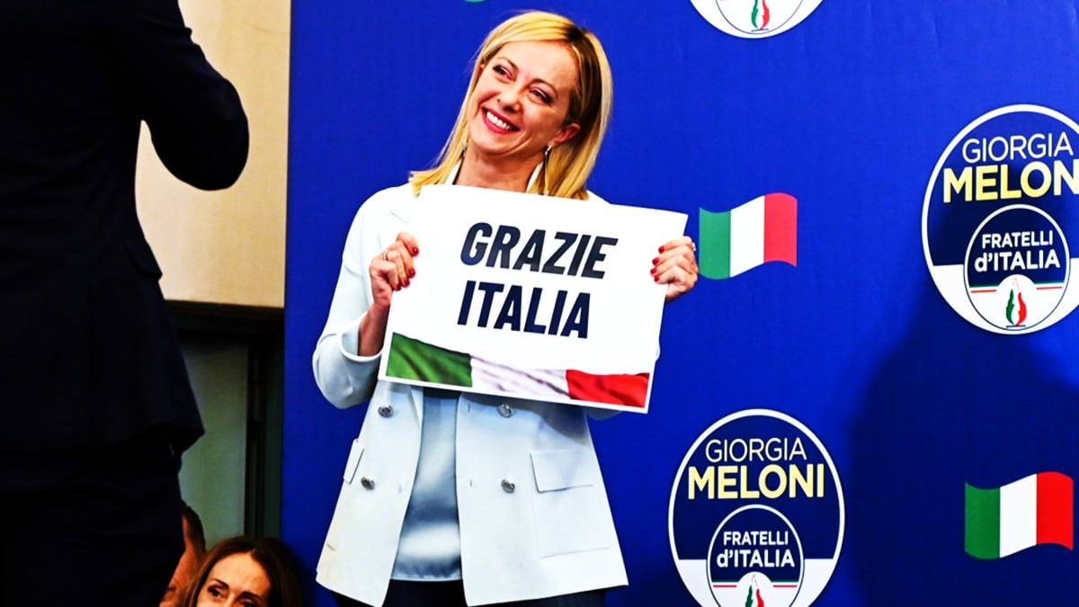 Presión al PP Europeo para que eche al partido de Berlusconi por apoyar a Meloni