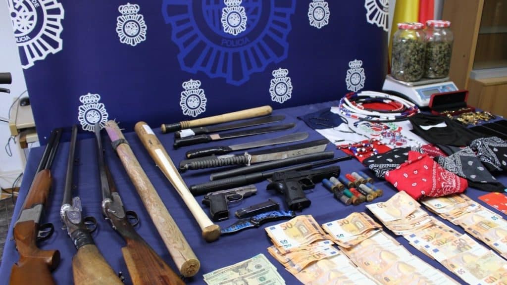 Armas incautadas por la Policía a la banda juvenil Domincan Don't Play. Europa Press