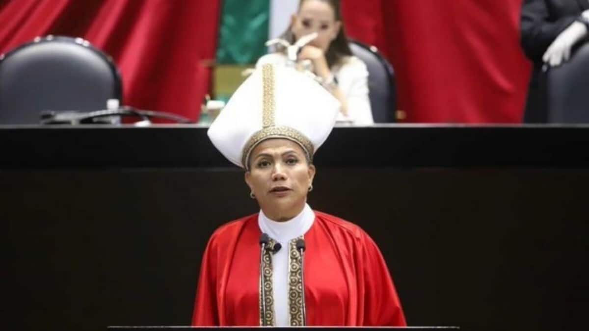 AMLO promueve una ley para ‘castigar’ a los sacerdotes que viertan opiniones contrarias al lobby LGTB