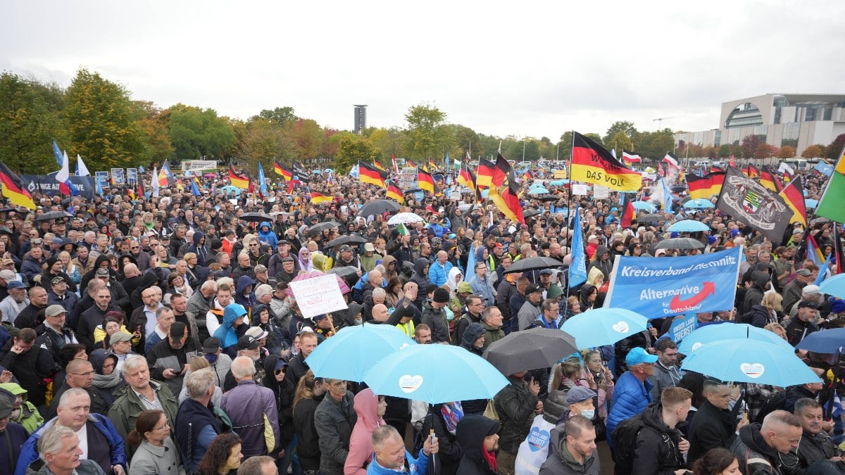AfD sigue creciendo en las encuestas en Alemania ante el pánico de los socialistas, la CDU y los medios de comunicación