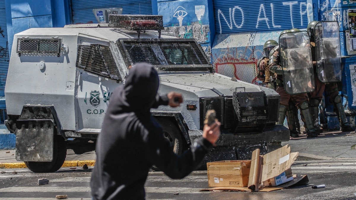 Las revueltas del tercer aniversario del 18-O en Chile dejan 195 detenidos y 42 heridos