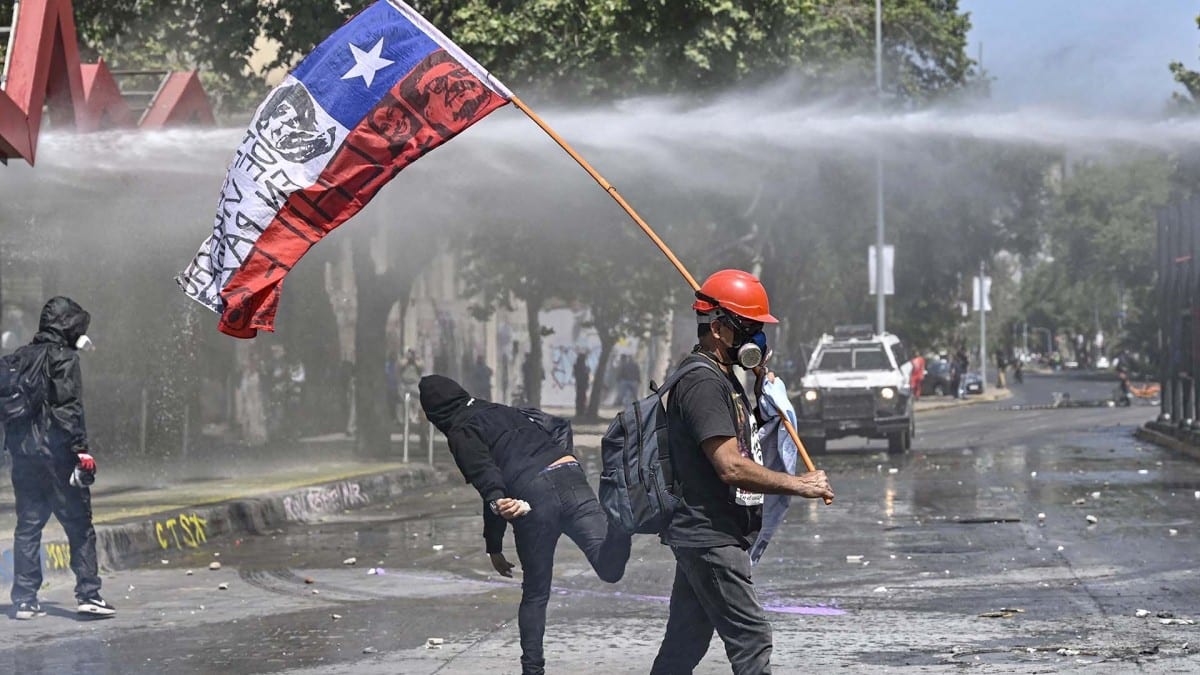 Tercer aniversario de las revueltas del 18-O: Boric sumerge a Chile en el caos y la división