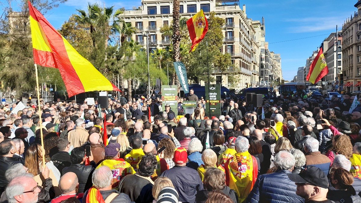 Manifestación en Barcelona contra Pedro Sánchez convocada por VOX.