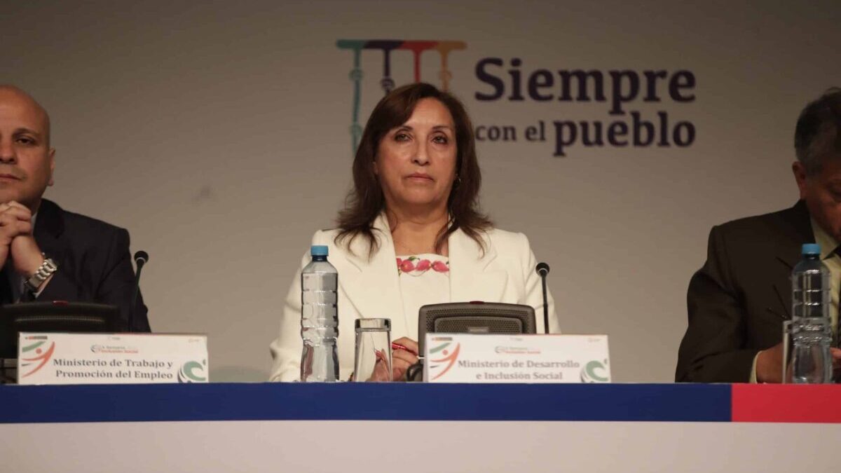 La nueva presidente de Perú, Dina Boluarte, una aliada de Podemos en Iberoamérica