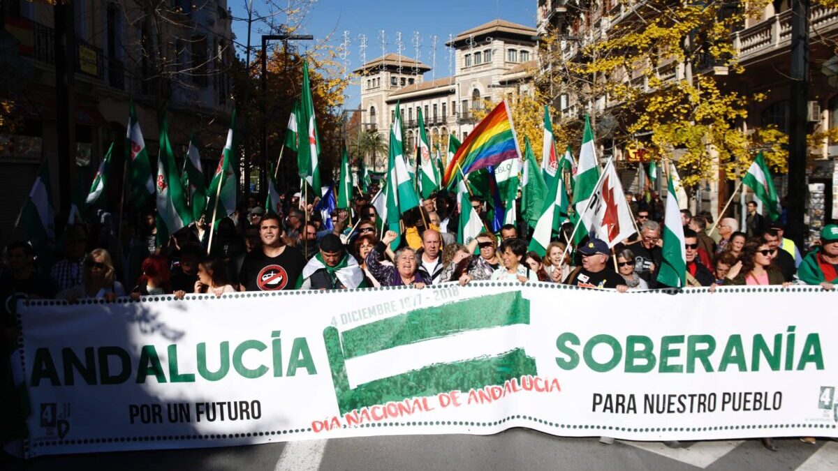 IU, Podemos y Adelante secundan una manifestación que reivindica una Andalucía «dueña de su destino»