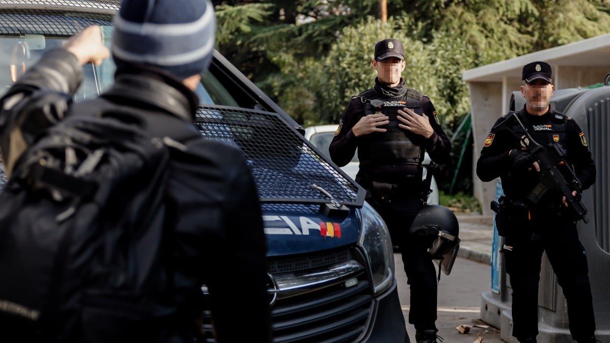 La Policía detiene a dos inmigrantes ilegales argelinos cuando intentaban «okupar» una casa en Palma