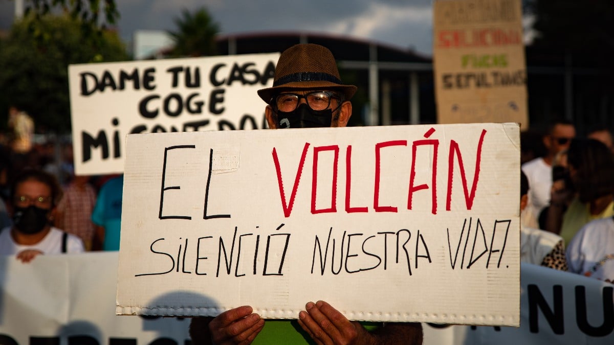 Las víctimas del volcán de La Palma denuncian su «desamparo»: «Hay muchas familias sin nada»