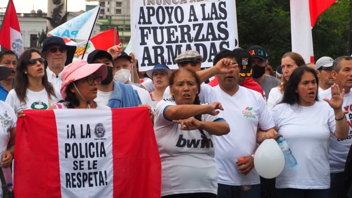 Se eleva al medio centenar el número de fallecidos desde el comienzo de las protestas en Perú