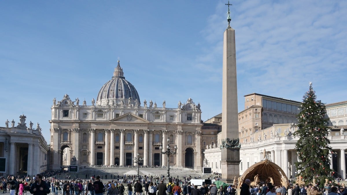 Roma se prepara para la llegada de miles de personas para rendir homenaje a Benedicto XVI