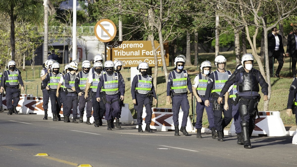La policía militar de Brasil permanecerá en la sede de los poderes públicos 10 días más