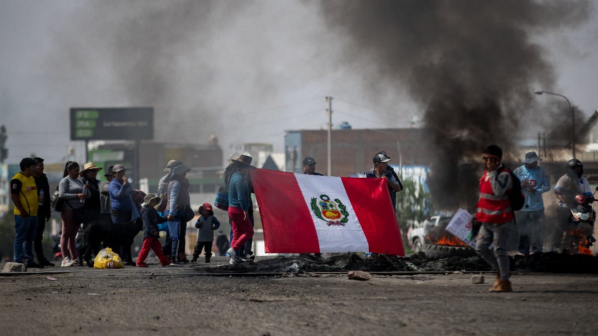 Se reanudan las protestas en Perú para pedir elecciones