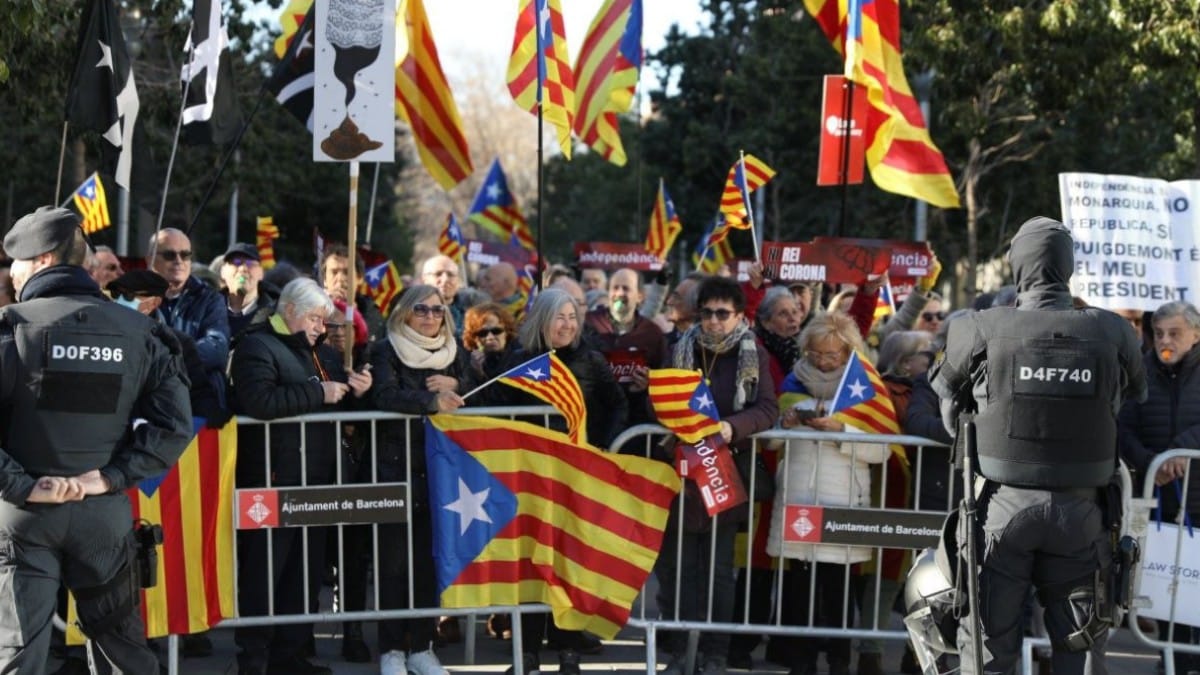 Desprecio de Colau y protesta de la ANC por la visita de Felipe VI a Barcelona